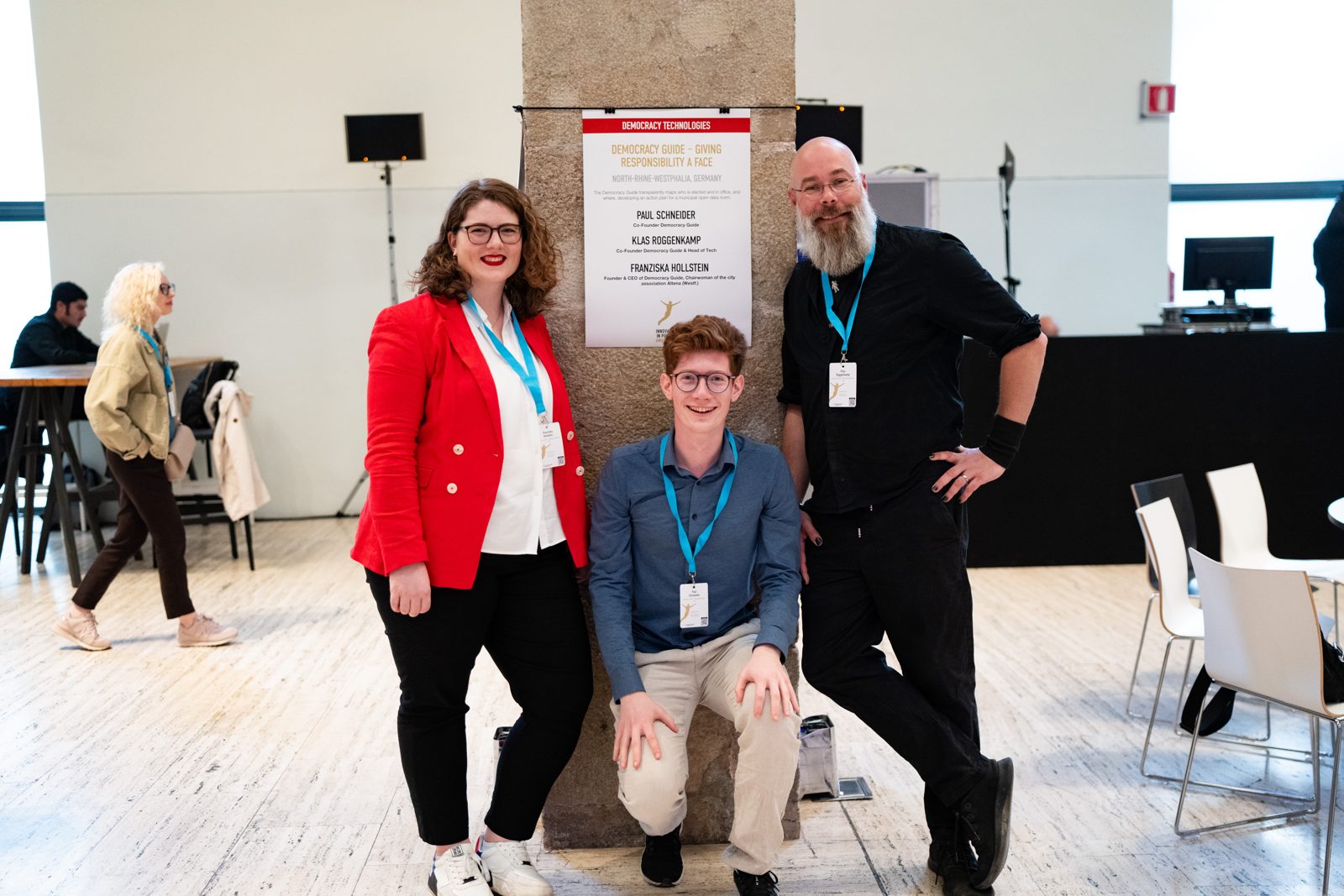 Demokratie-Wegweiser-Team beim Innovation in Politics Award in Barcelona